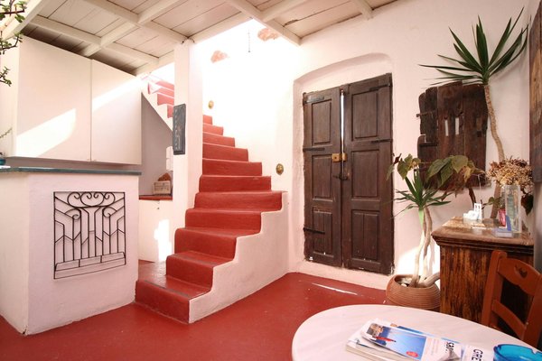 Comment organiser une excursion pour découvrir les geysers du parc national de Yellowstone, USA?